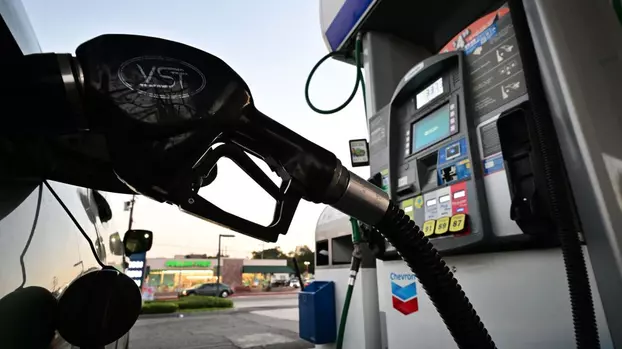 La fuerte caída de la gasolina, un alivio que no impide que la inflación siga golpeando a millones de estadounidenses